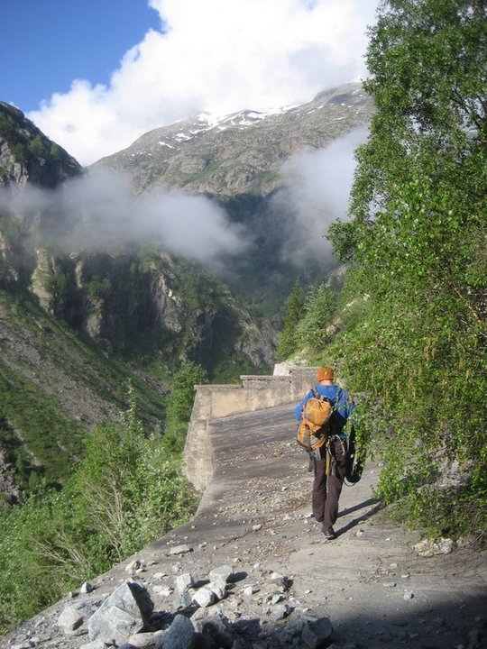 Sky arrives on the paravalanche