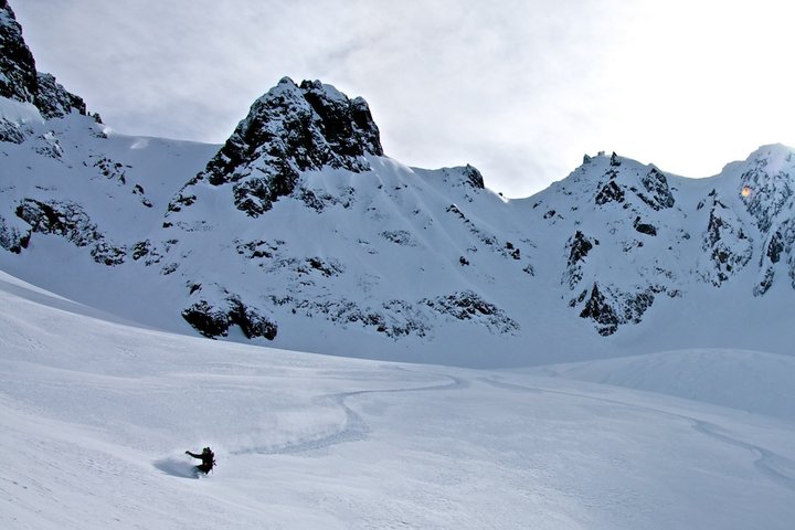 Liz skiing down the Glacier de la Floria